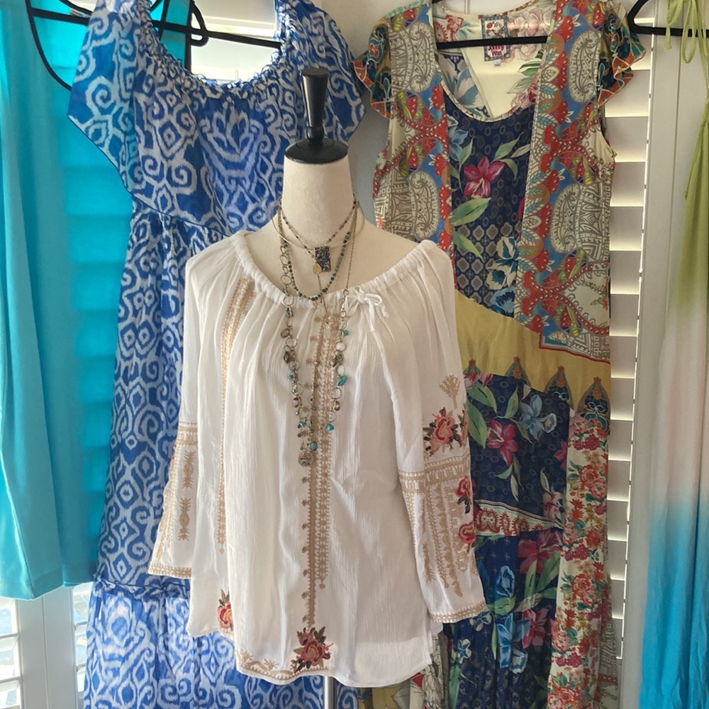 NWT GORGEOUS SUMMER TOP